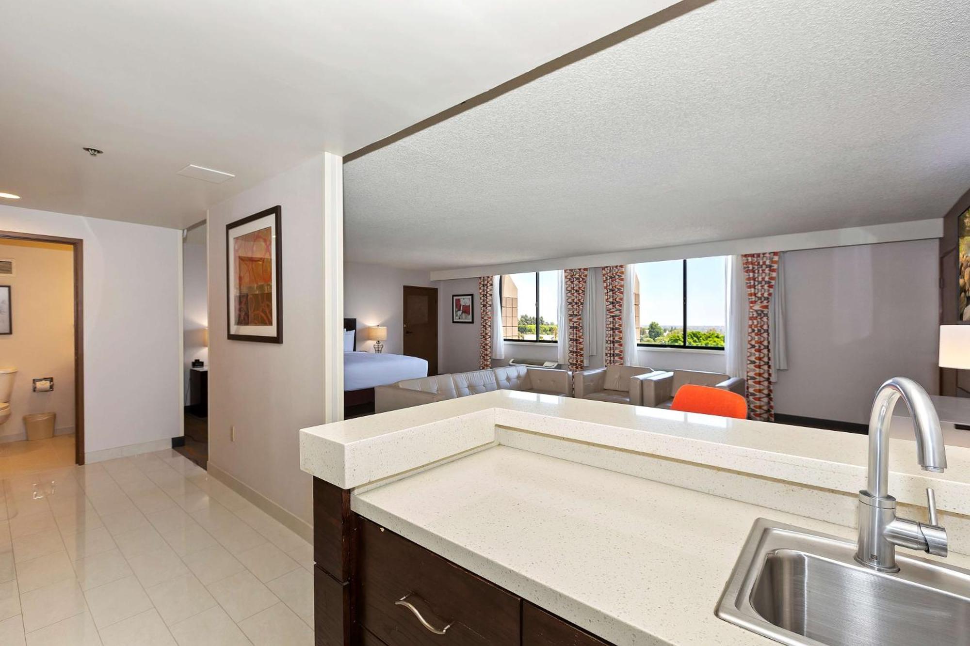 ดับเบิลทรี บาย ฮิลตัน วิตเทียร์ ลอส แองเจลิส Hotel Whittier ภายนอก รูปภาพ