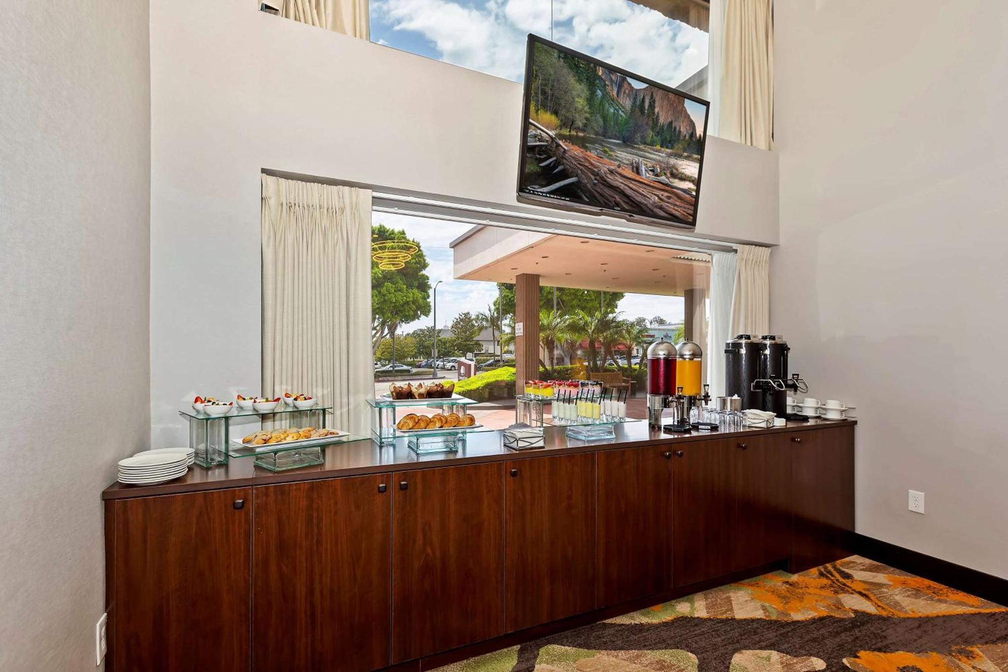 ดับเบิลทรี บาย ฮิลตัน วิตเทียร์ ลอส แองเจลิส Hotel Whittier ภายนอก รูปภาพ