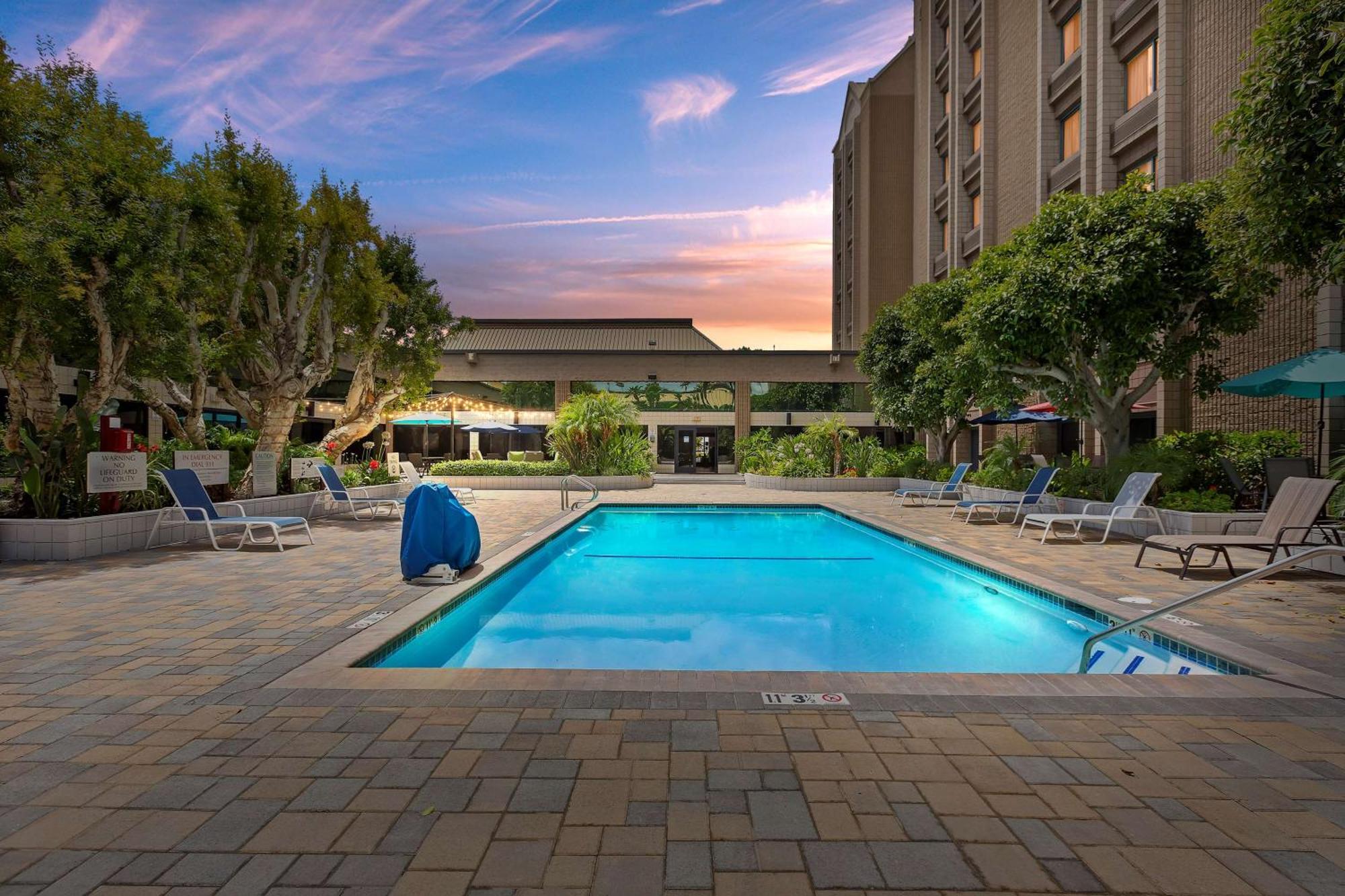 ดับเบิลทรี บาย ฮิลตัน วิตเทียร์ ลอส แองเจลิส Hotel Whittier ภายนอก รูปภาพ